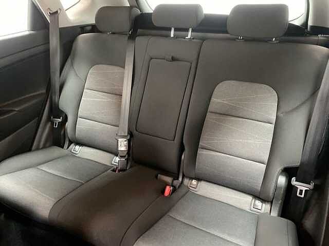 Hyundai TUCSON 1.6 TGDi 177 SE Nav 5dr 2WD DCT RED